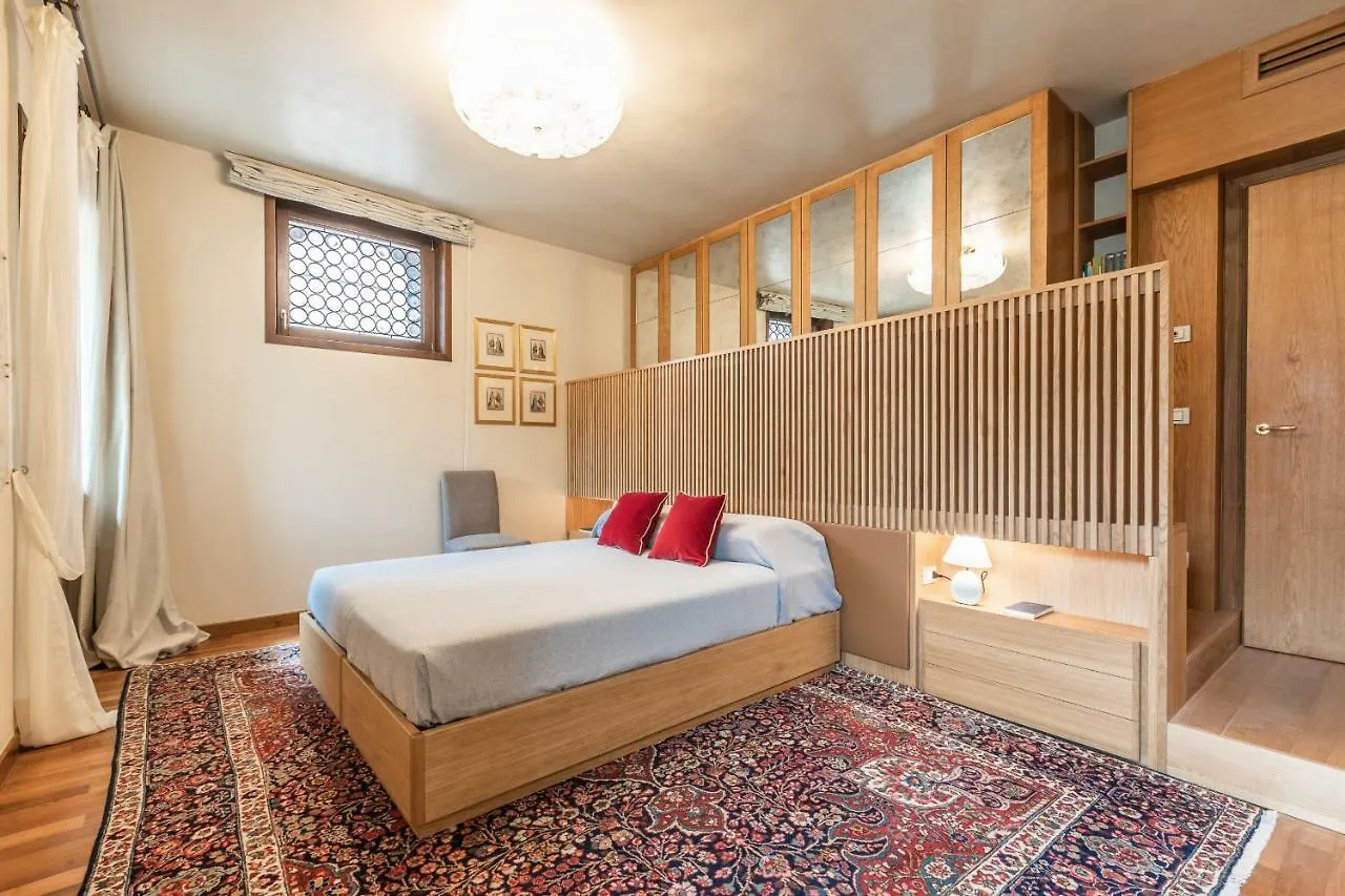 Ca' Dei Diamanti Grand Canal Venice Apartment